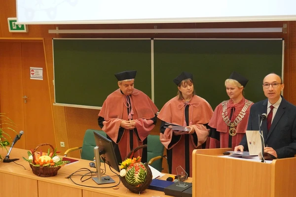 Fotografie z inauguracji roku akademickiego